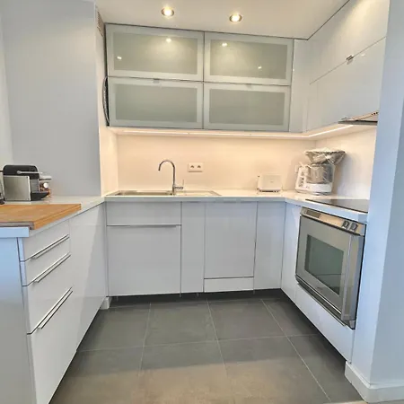 Apartment Moderne T2, Bord De Mer, Parking & Wifi Gratuit *